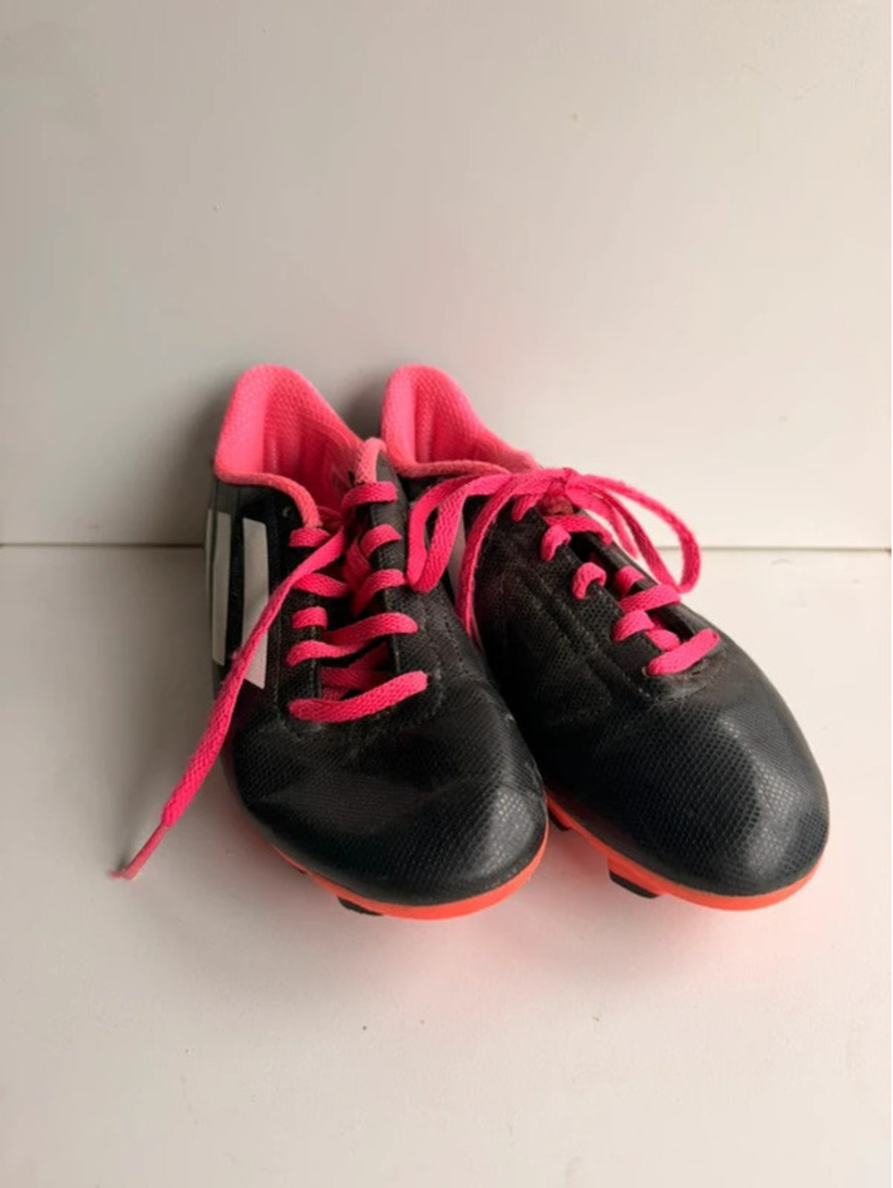 Adidas cleats size 4